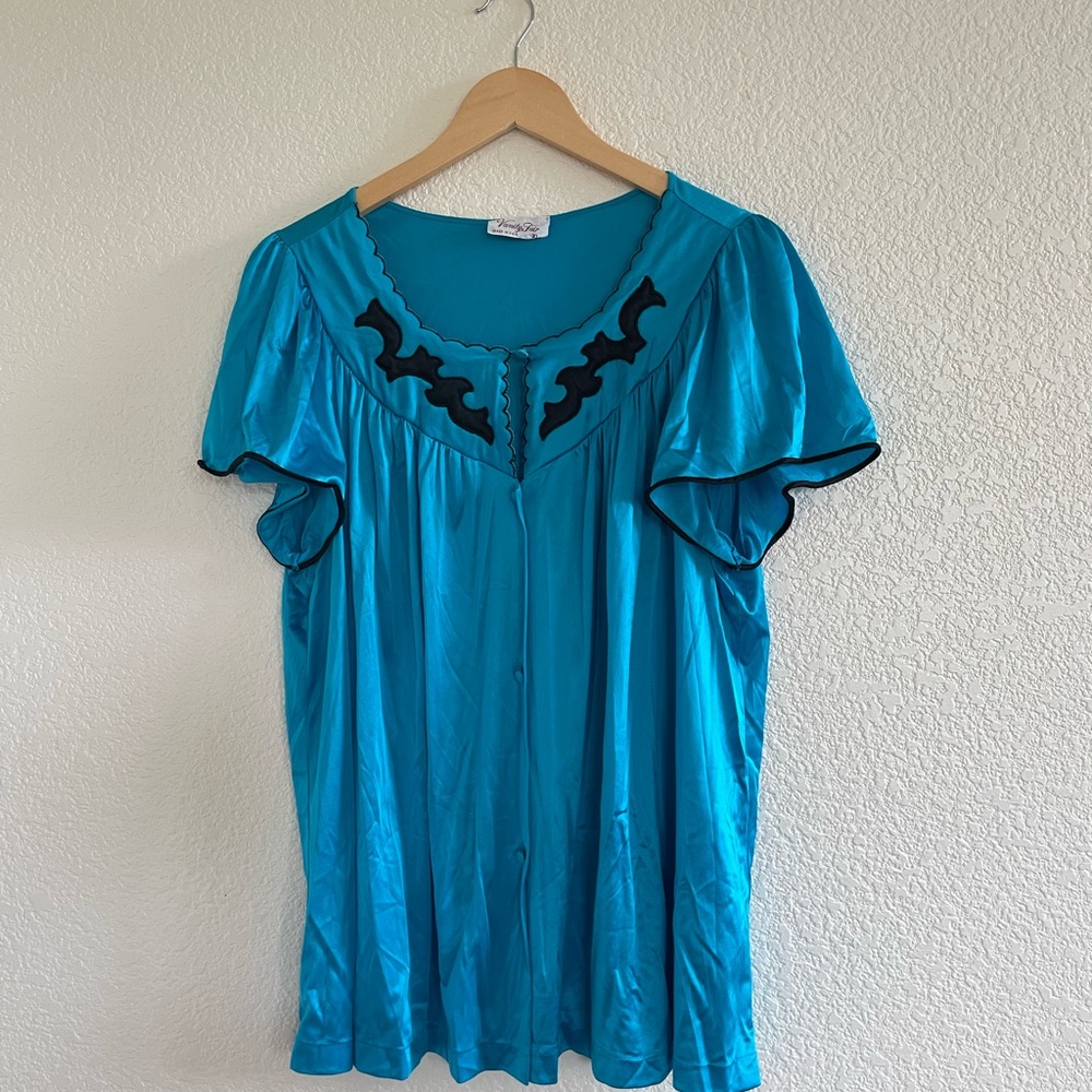 Vanity Fair | vintage flutter sleeve nightgown sleepwear loungewear slip…